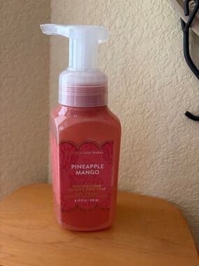 Bath & Body Works Pineapple Mango Foaming Hand Soap - Coral Pink